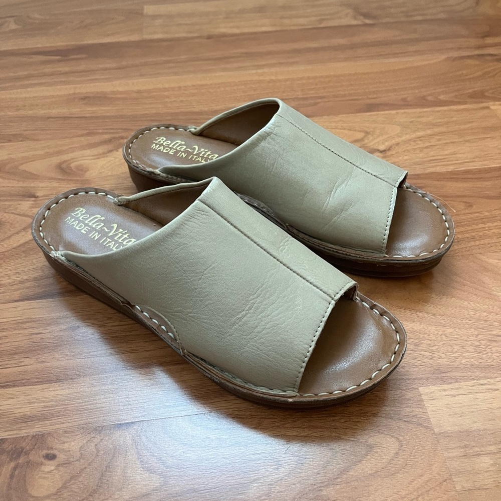 Bella Vita Sandals